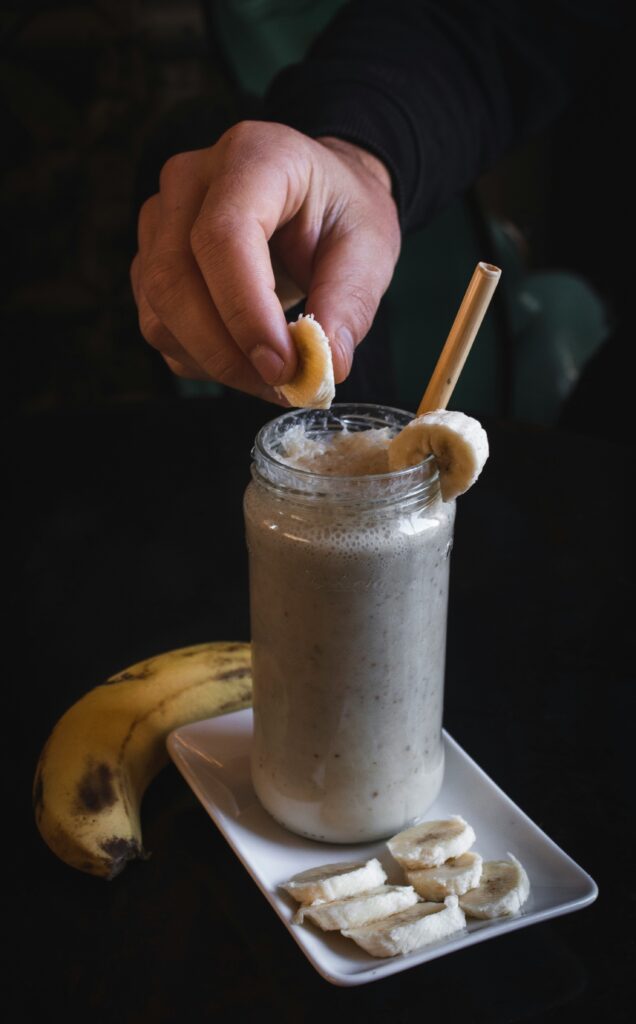 banana and oat smoothie 