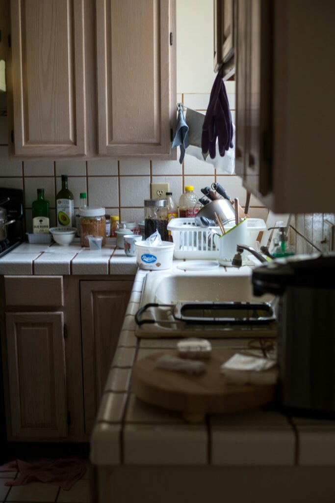 image of a messy kitchen